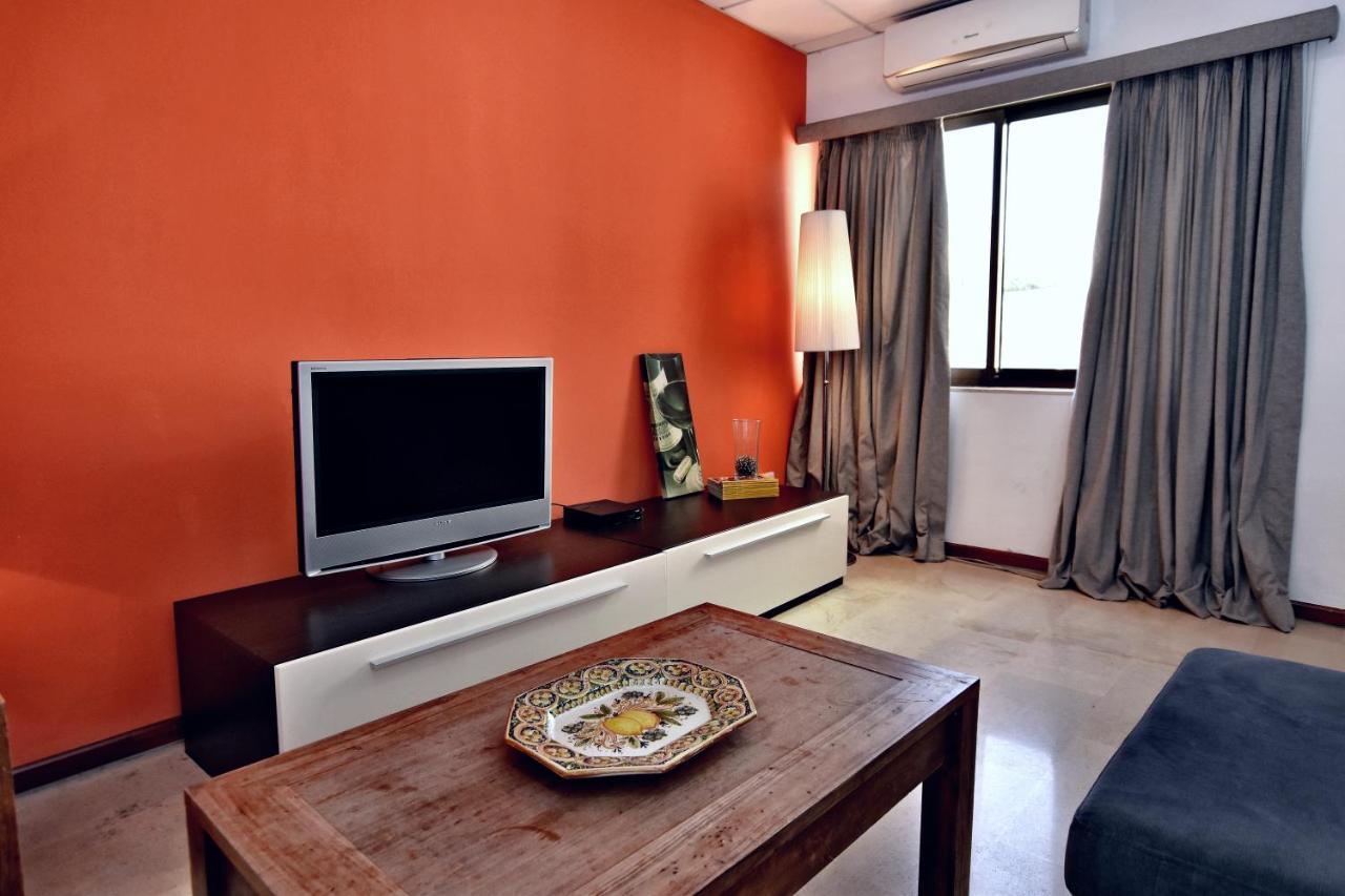 Апартаменты Large St Julians Central 2 Сент Джулианс Экстерьер фото