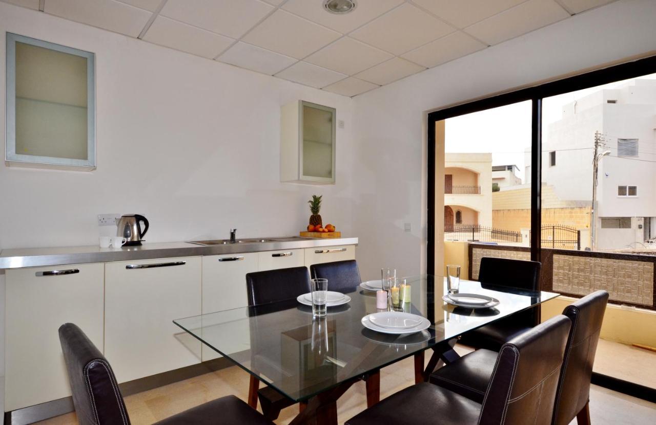 Апартаменты Large St Julians Central 2 Сент Джулианс Экстерьер фото
